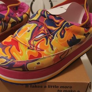 Womens shoea